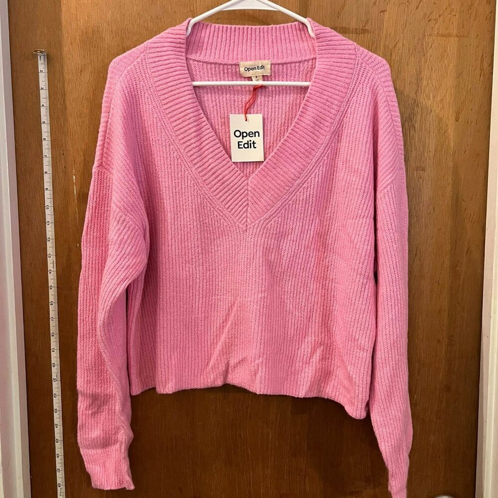 🐻Open Edit - NWT - Pink Long Sleeve Pullover Sweater